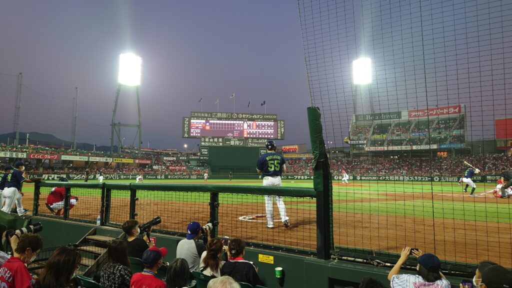 マツダスタジアム正面砂かぶり３塁寄りの感想とメリット、デメリット | くるみっこ